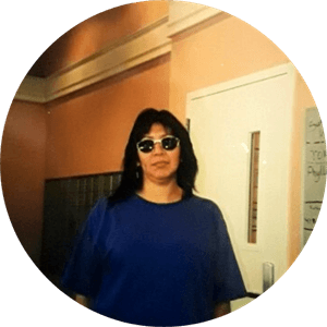 Image of Vi Swiftcloud in sunglasses